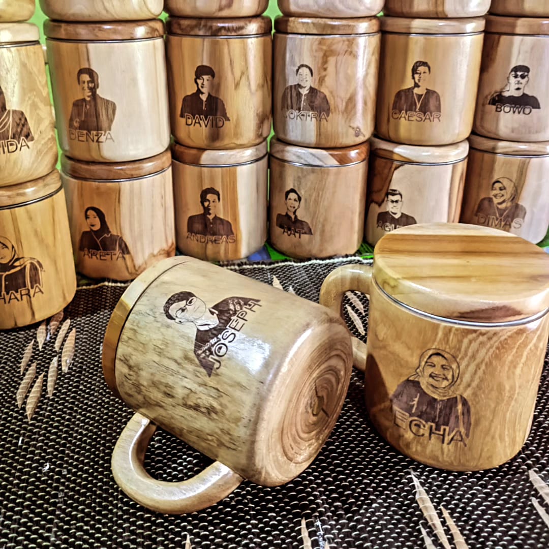[ FREE GRAFIR ] Mug stainless kayu jati premium
